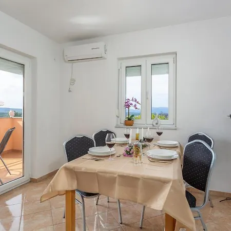 Apartment In With Wifi