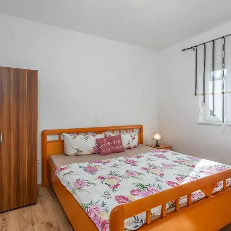 Apartment In With Wifi *
